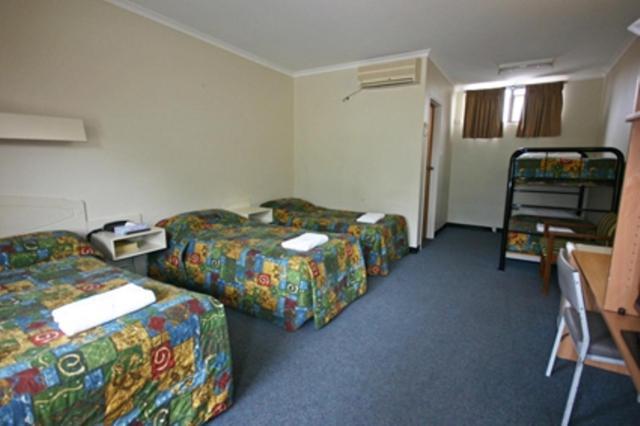 Red Cedars Motel Camberra Habitación foto